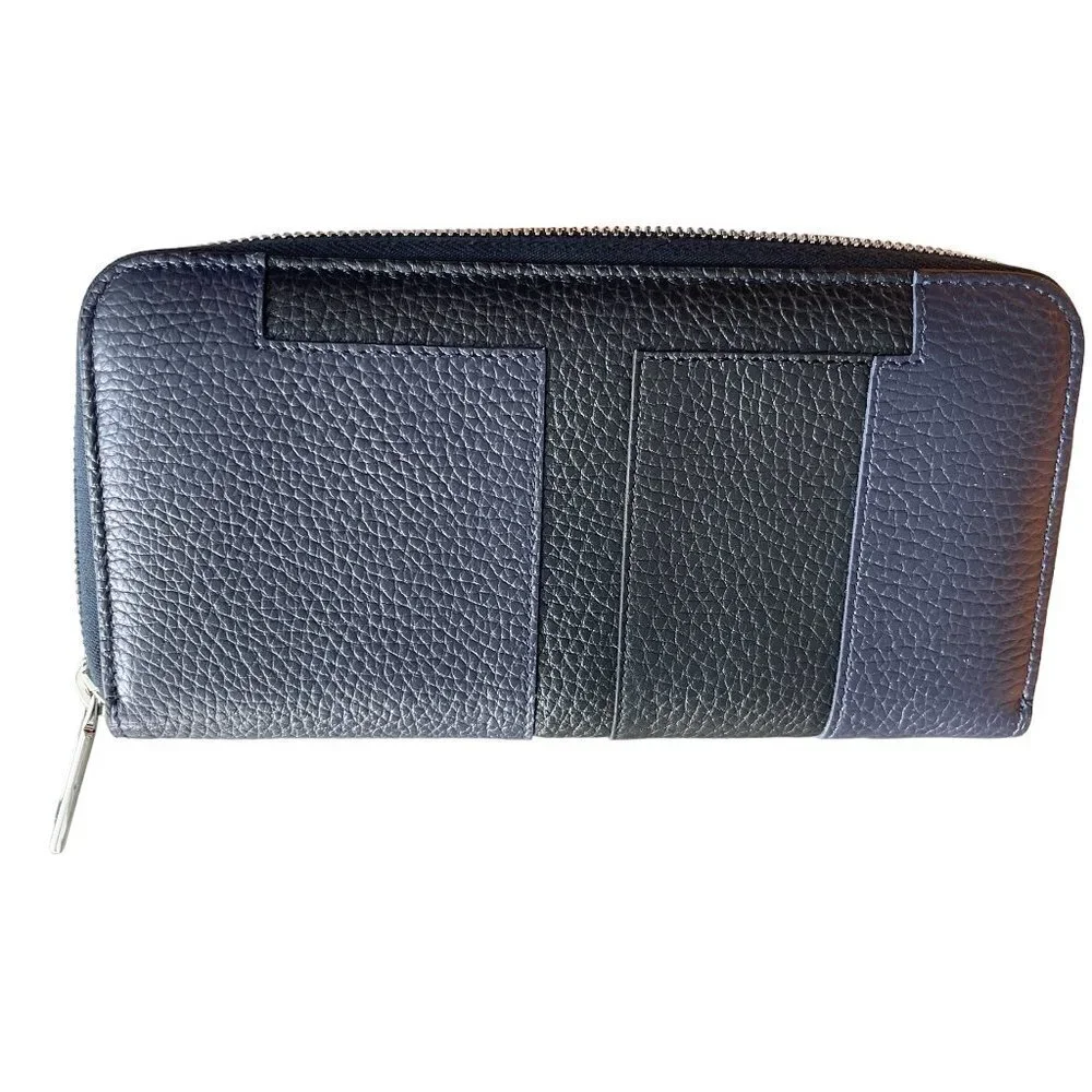 Tod's Italy Blue Zip Continental Wallet Black T-panel, XAMTTTA0400FFX178L